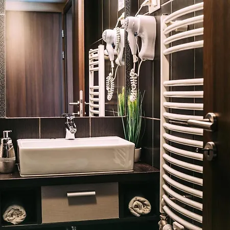 Hotel Auris Private Jacuzzi Apartment Segedyn